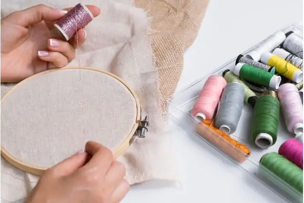 Demonstration of hand knitted custom embroidery